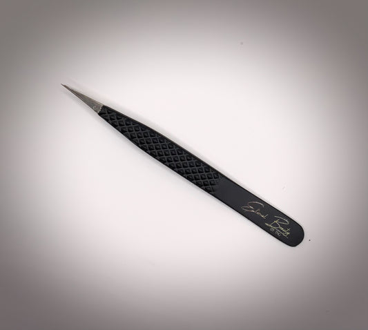 Nyx Straight Isolation Tweezer
